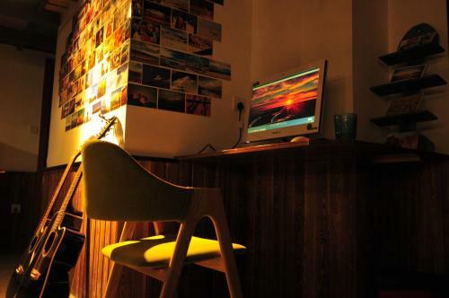 He Huang Memory Youth Hostel
