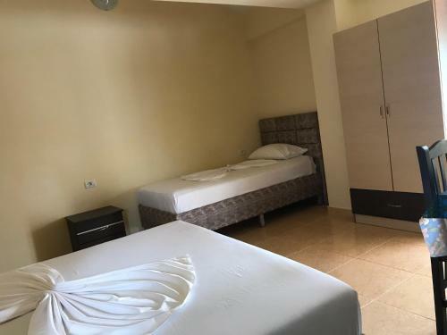 Hostal Apartments Roku