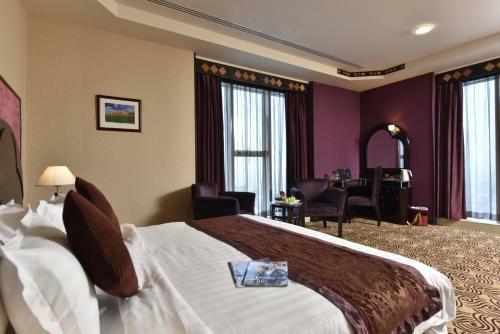 Awaliv International Hotel