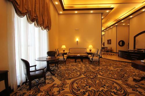 Awaliv International Hotel
