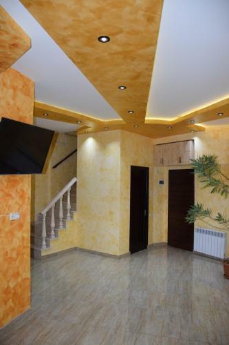 Manand Hotel