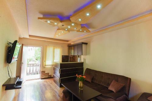 Hotel Golden Eagle