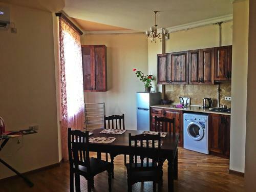 Kamurj Apartment