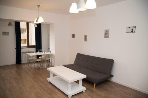Apartments On Mashtots By Picnic