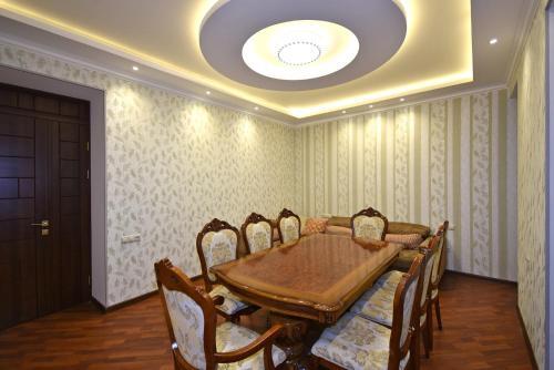 Apartment On Kievyan Street 6