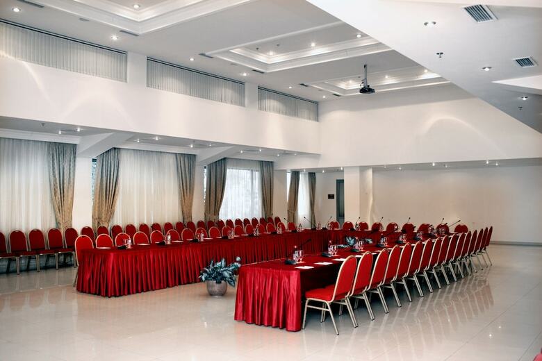 Ani Plaza Hotel