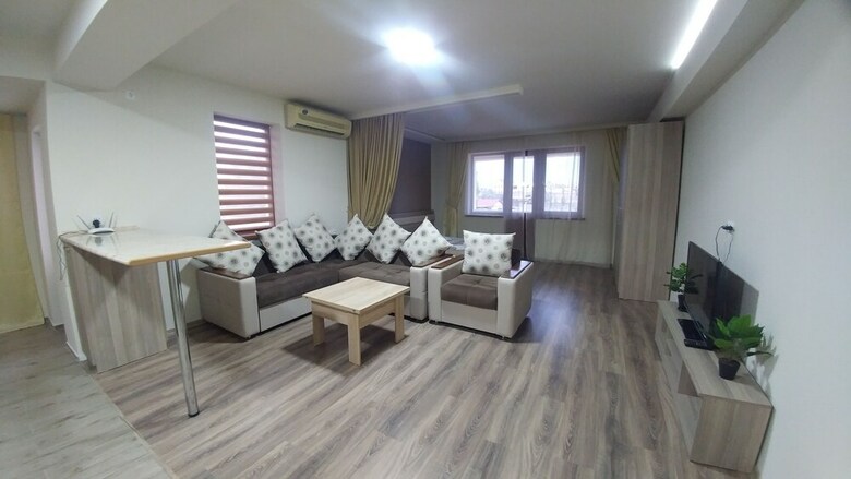 Aparthotel Cross Apartments And Tours