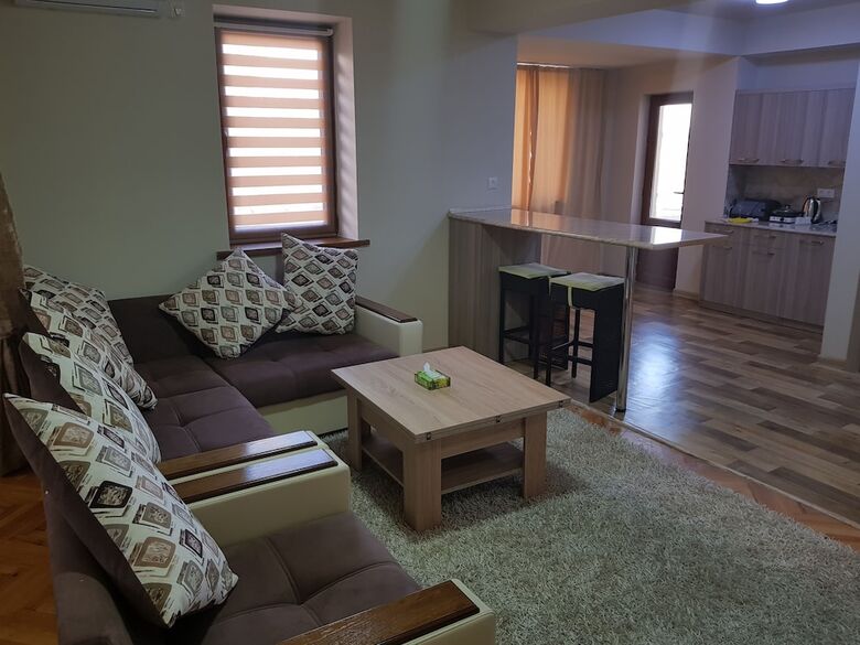 Aparthotel Cross Apartments And Tours