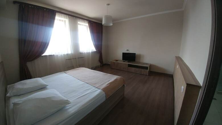 Aparthotel Cross Apartments And Tours