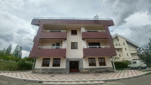 Aparthotel Cross Apartments And Tours