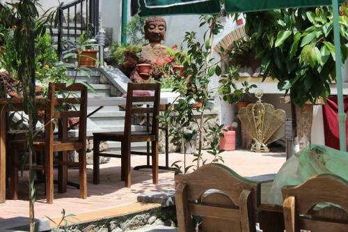 Silk Road Hotel