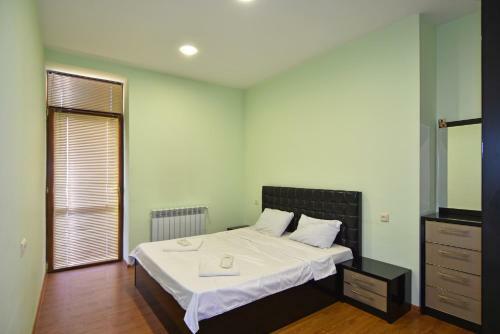 Freedom Apartments On Arami Street