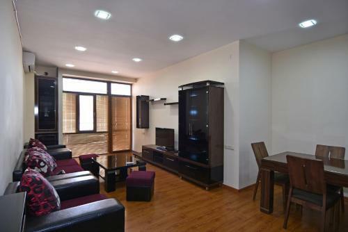 Freedom Apartments On Arami Street