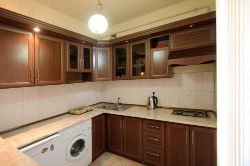 Apartment Near Ani Plaza Hotel