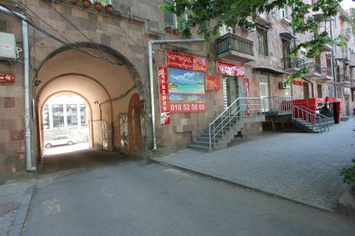 Apartment Near Ani Plaza Hotel