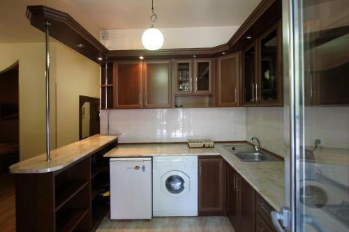 Apartment Near Ani Plaza Hotel