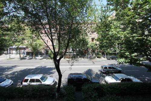 Apartment Near Ani Plaza Hotel