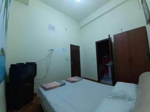 Republic Square Hostel And Tours