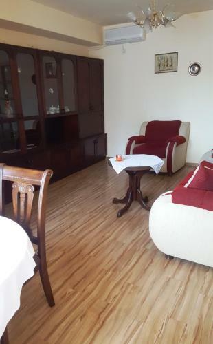 Apartment At Republic Square
