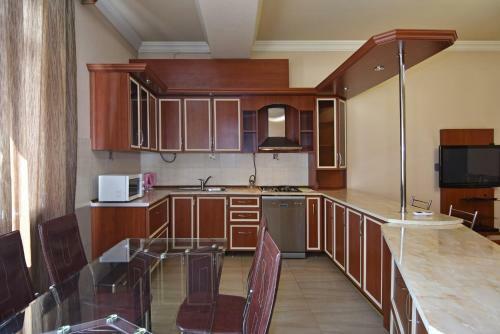 Freedom Apartments On Yekmalyan Str