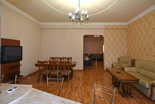 Freedom Apartments On Yekmalyan Str