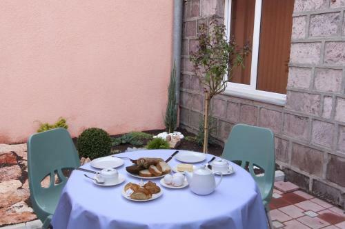 Albert House Hotel And Tours