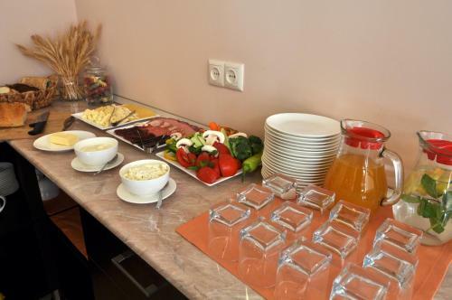 Albert House Hotel And Tours