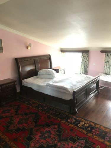 Charents Apartments And Tours