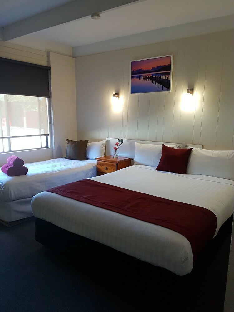 Bidgee Motor Inn -no Pet's Allowed