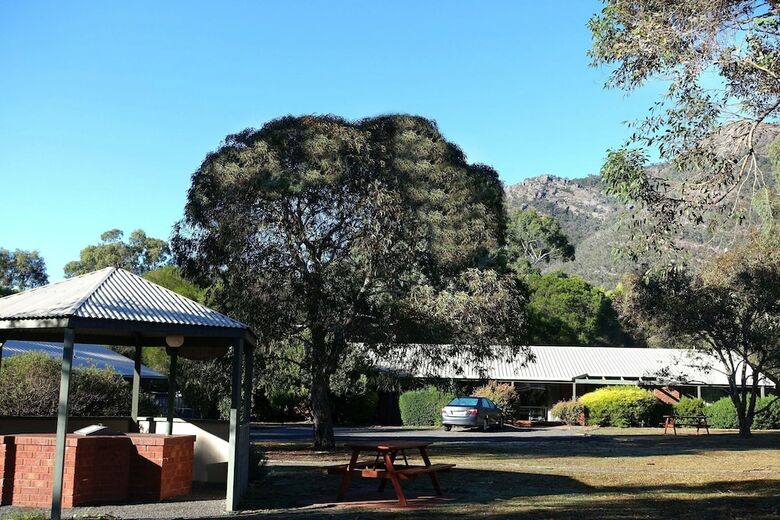 Motel Pinnacle Holiday Lodge