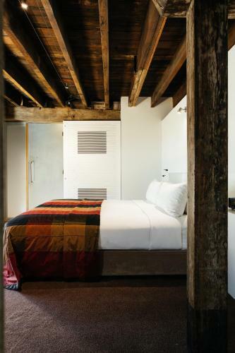 The Henry Jones Art Hotel