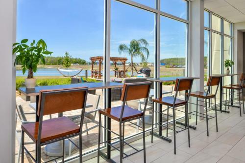 Hotel Holiday Inn Express & Suites Trinity