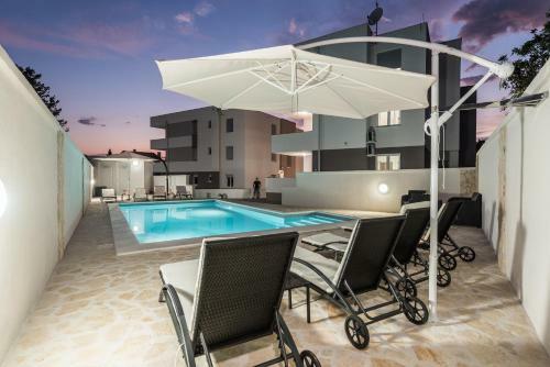 Villa Star 5 Luxury Apartment With A Pool