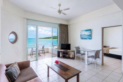 Hotel Chantillys On The Bay