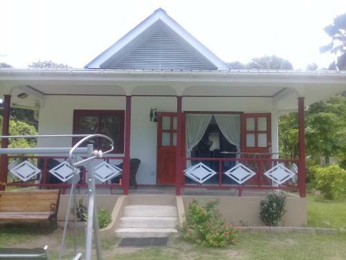 Hostal Agnes Cottage