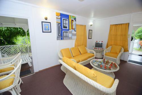 Hotel Hummingbird Beach Resort
