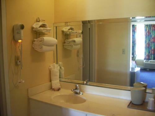 Royal Islander Hotel