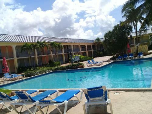 Royal Islander Hotel