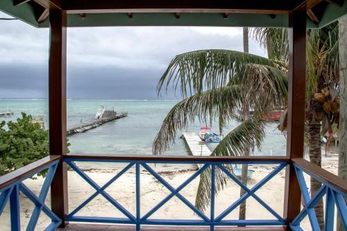 Sandbar Beachfront Hostel & Restaurant
