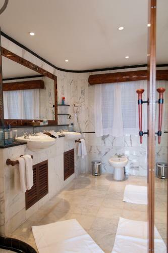 Mara Serena Safari Lodge