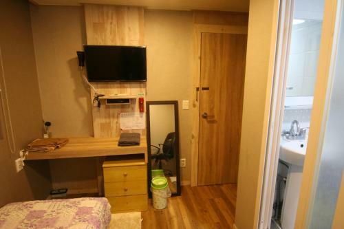 Hostal Grape Garden House