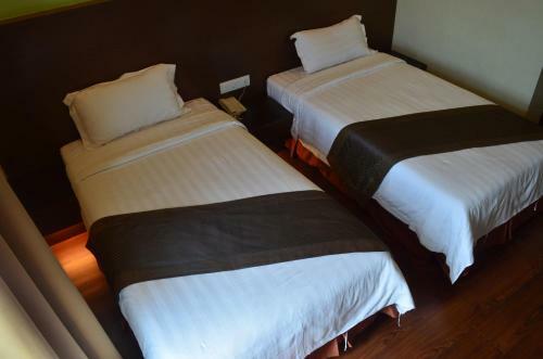 Lintas Plaza Hotel