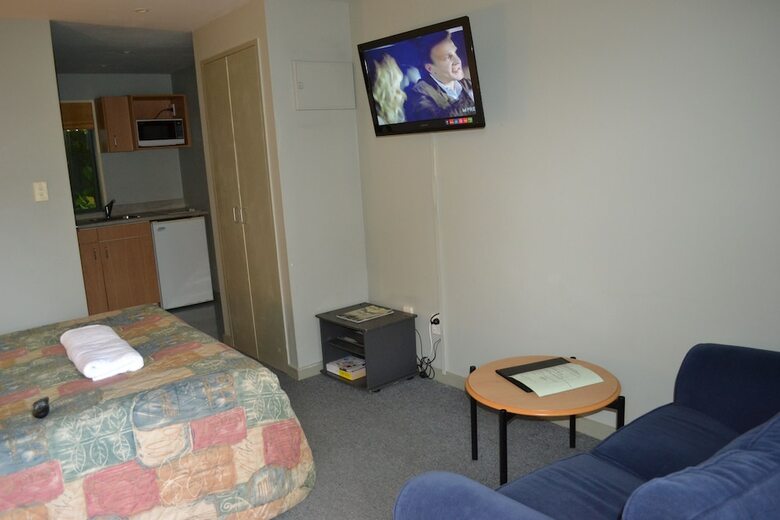 Courtesy Court Motel
