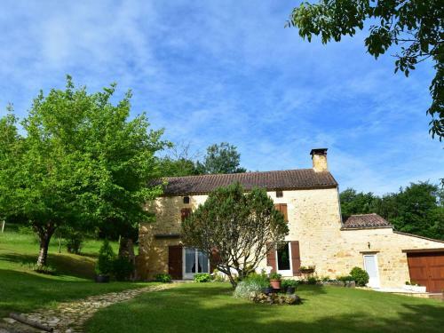 Cozy Holiday Home In Villefranche-du-perigord With Pool