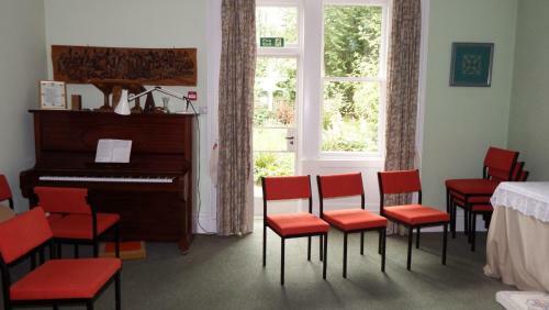 Hostal Whitchester Christian Centre