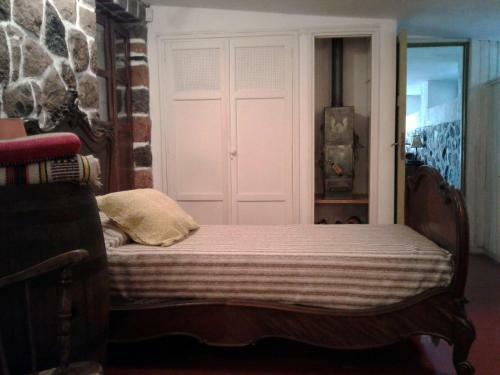 Hostal Stone House B&B
