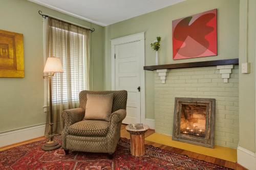 Bed & Breakfast Adora Inn