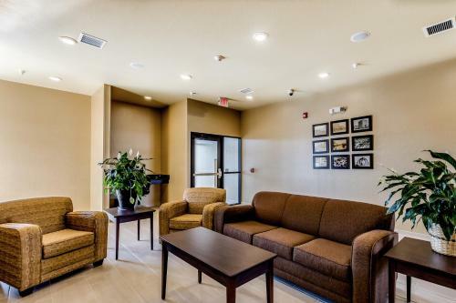 Hotel Cobblestone Inn & Suites - Waverly