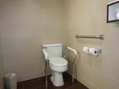 Hotel Howard Johnson By Wyndham Suffern