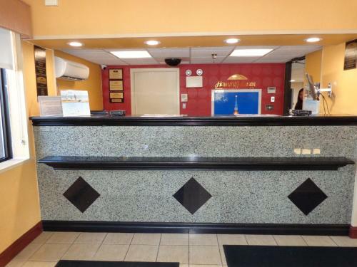Hotel Howard Johnson By Wyndham Suffern